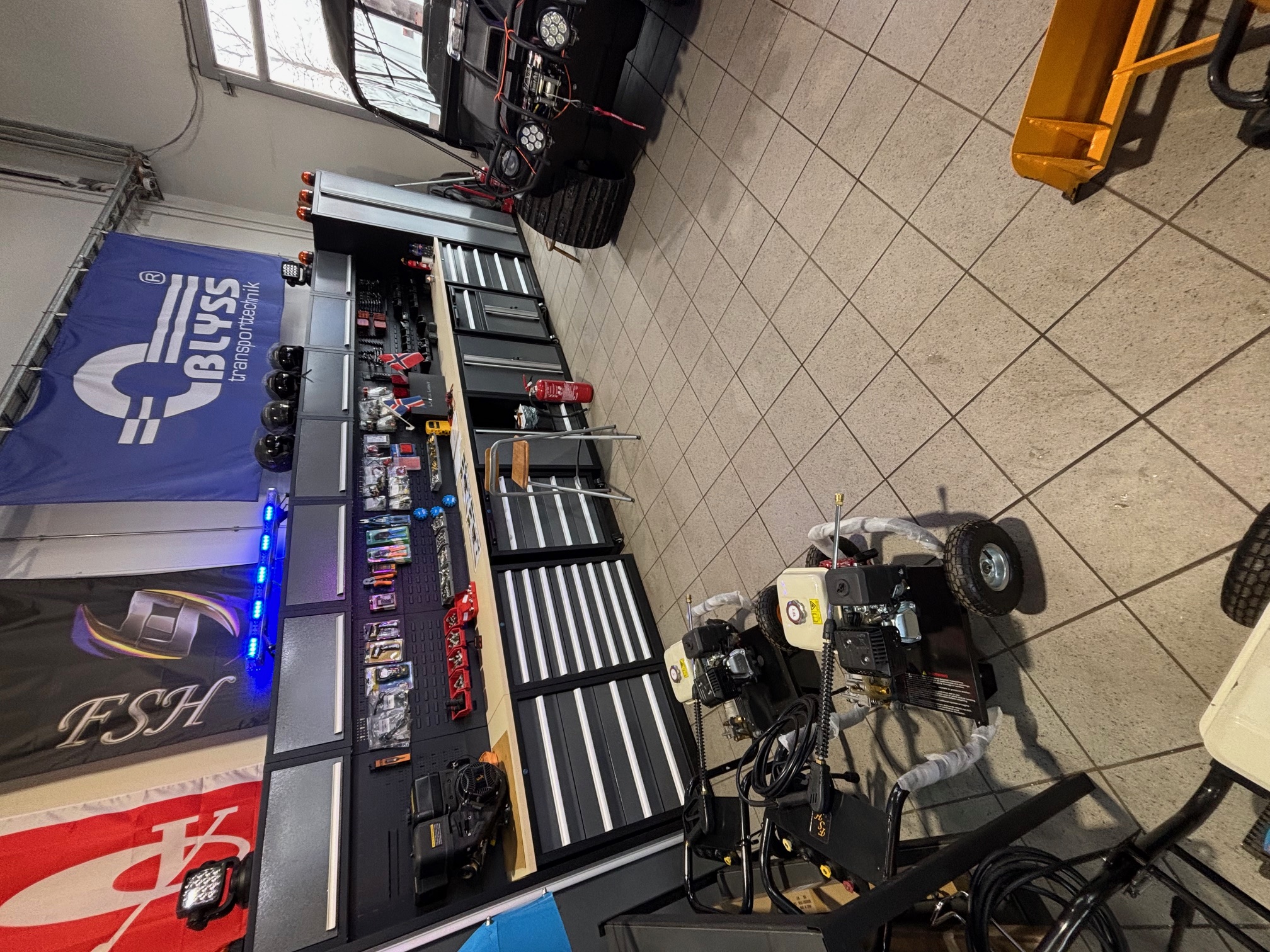 Bílskúrs og Verkstæðis Innréttingar