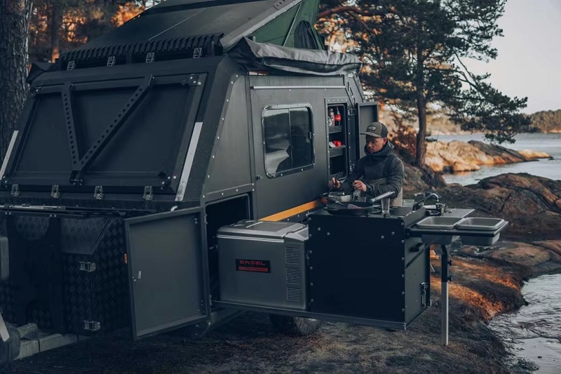 SPORTHJÓLHÝSI  BLACK MOUNTAIN SPOTR R780 Frá 6.989.000kr