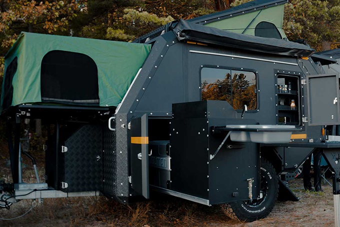 SPORTHJÓLHÝSI  BLACK MOUNTAIN SPOTR R780 Frá 6.989.000kr