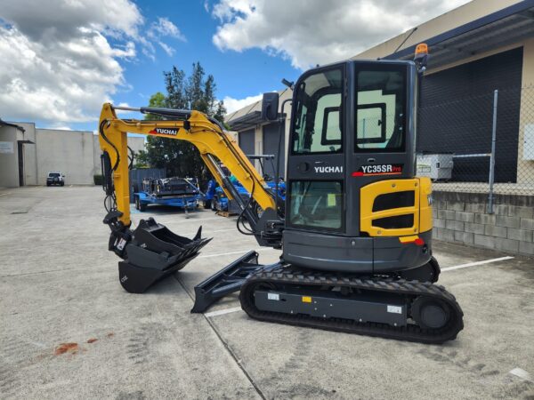 SMÁGRAFA YUCHAI YC-35SR