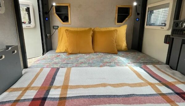 SPORTHÝSI DAPHNE Senda fyrirspurn